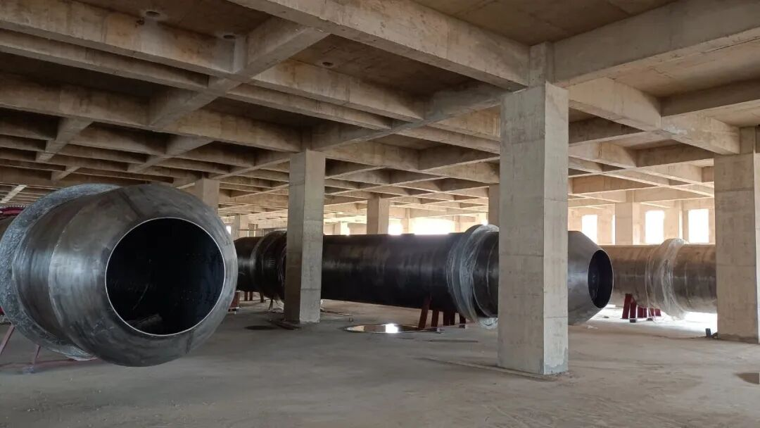 由江蘇鵬飛集團(tuán)定制生產(chǎn)的3臺(tái)Φ2x13.9m回轉(zhuǎn)窯炒菜鍋落戶鄂州